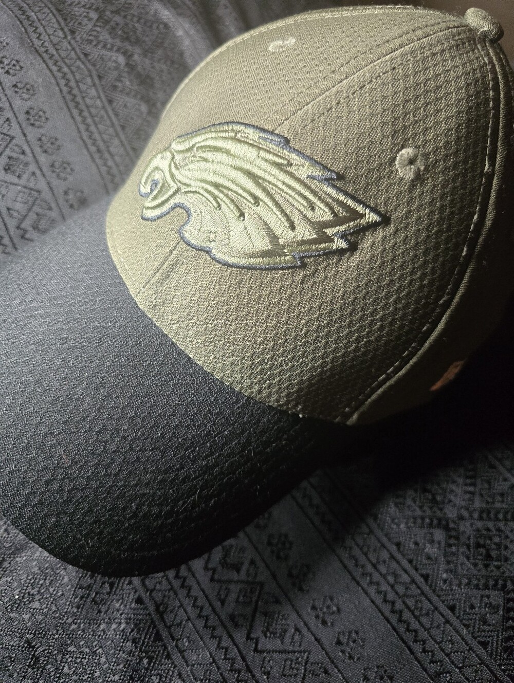 New ERA NFL Eagles Two-Tone  Baseball Cap - Olive Green & Black Fitted M